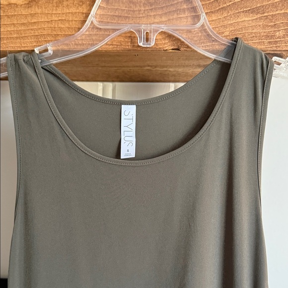 Sleeveless Olive Green Maxi Dress - Picture 2 of 3